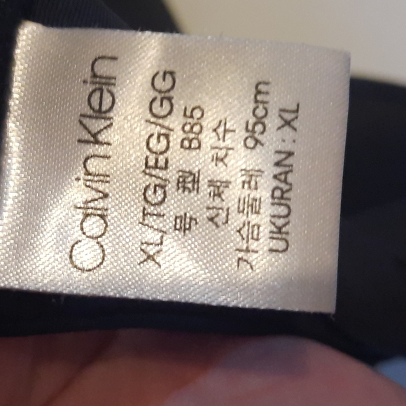 Calvin Klein Preformed Bra - Picture 4 of 5